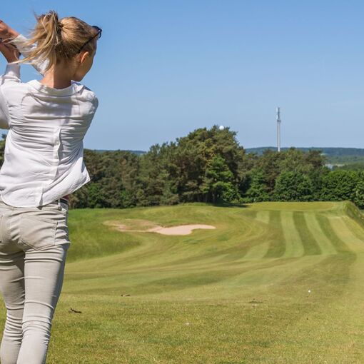Golf spielen, Abschlagen, Greenfee, 18-Loch, 9-Loch, Golfschläger
